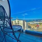 L \'Approdo Felice